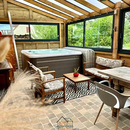 Apartment Duplex Vip Jacuzzi A 15min De Disneyland Paris Et 1h De Paris Quincy-Voisins